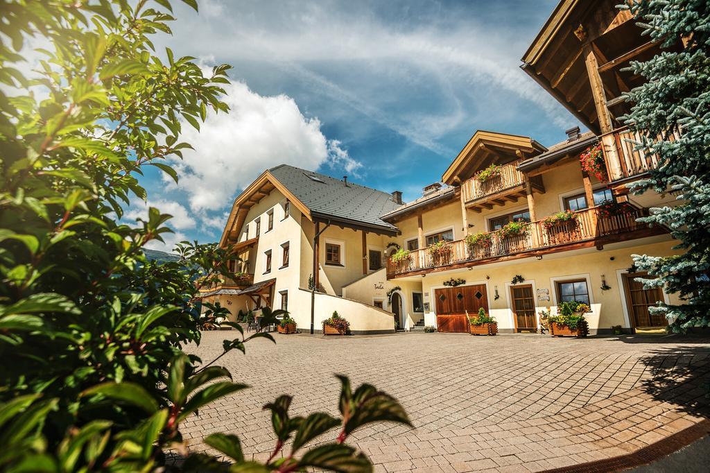 Taela Apartments San Cassiano  Exteriör bild